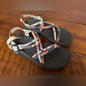 Women’s Chaco’s Size 10